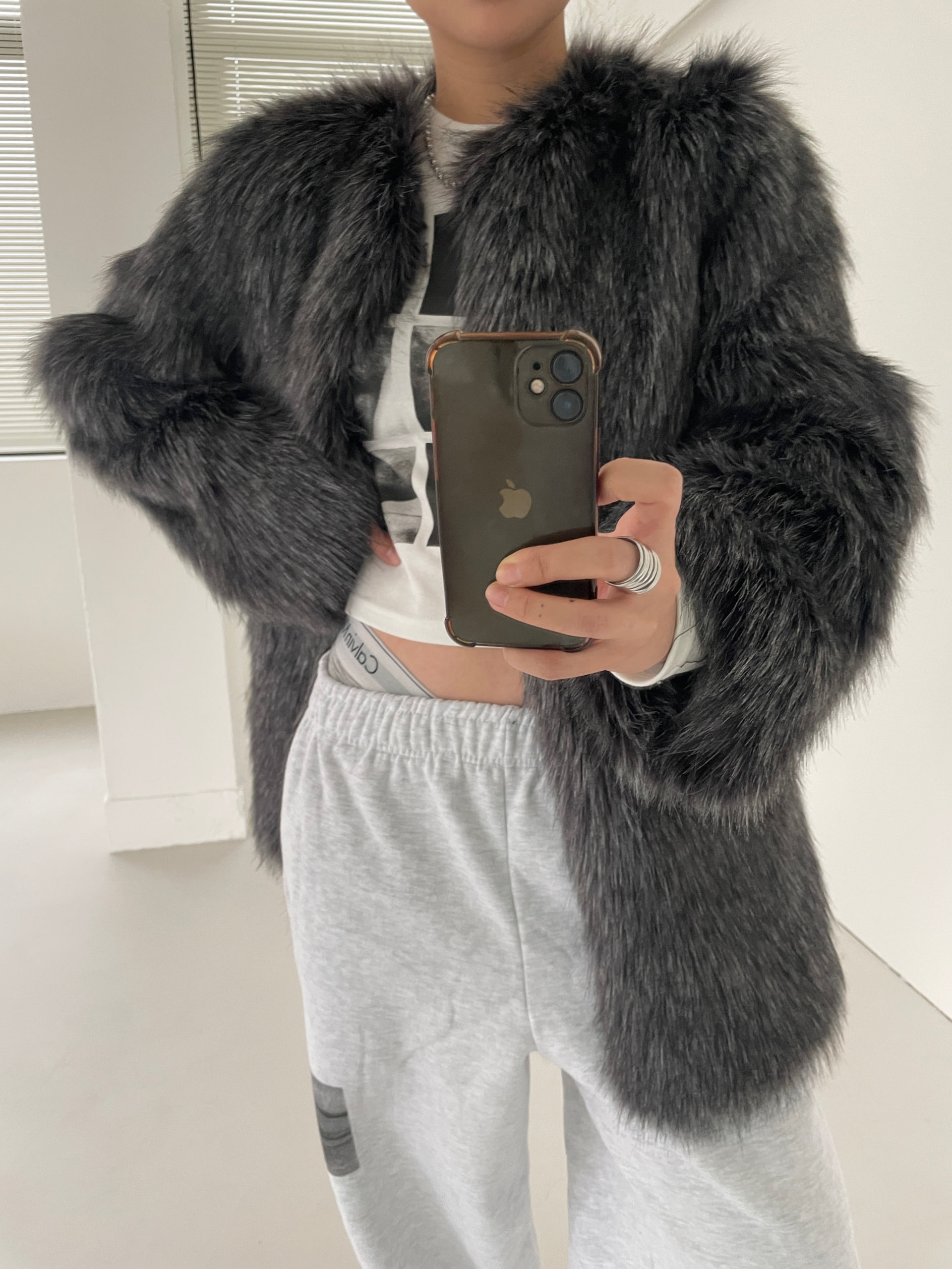 [SALE] Queen fur jacket (정가 165,000원) (교환, 환불 불가)