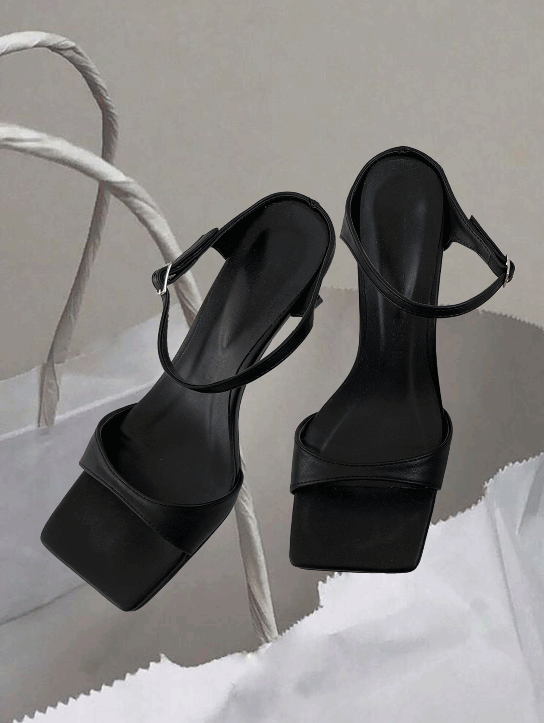 [SALE] Muse two line heel (정가 39,000원) (교환, 환불 불가)