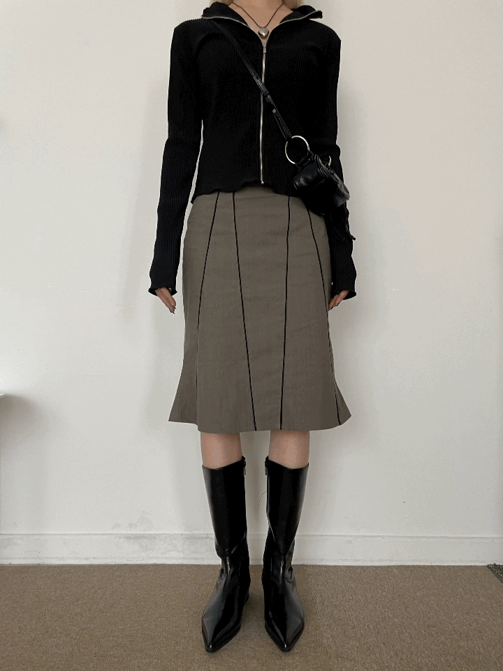 Kaki middle skirt